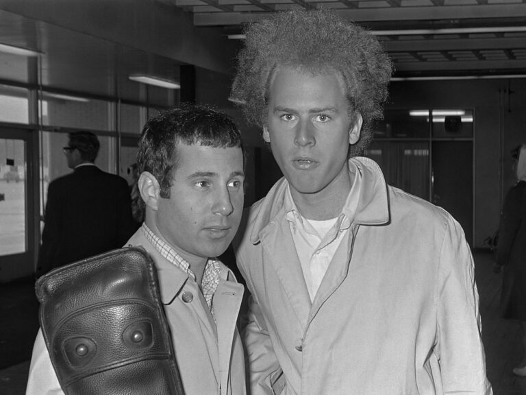1280px Simon__Garfunkel_919
