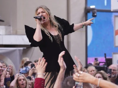 Kelly Clarkson