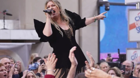 Kelly Clarkson