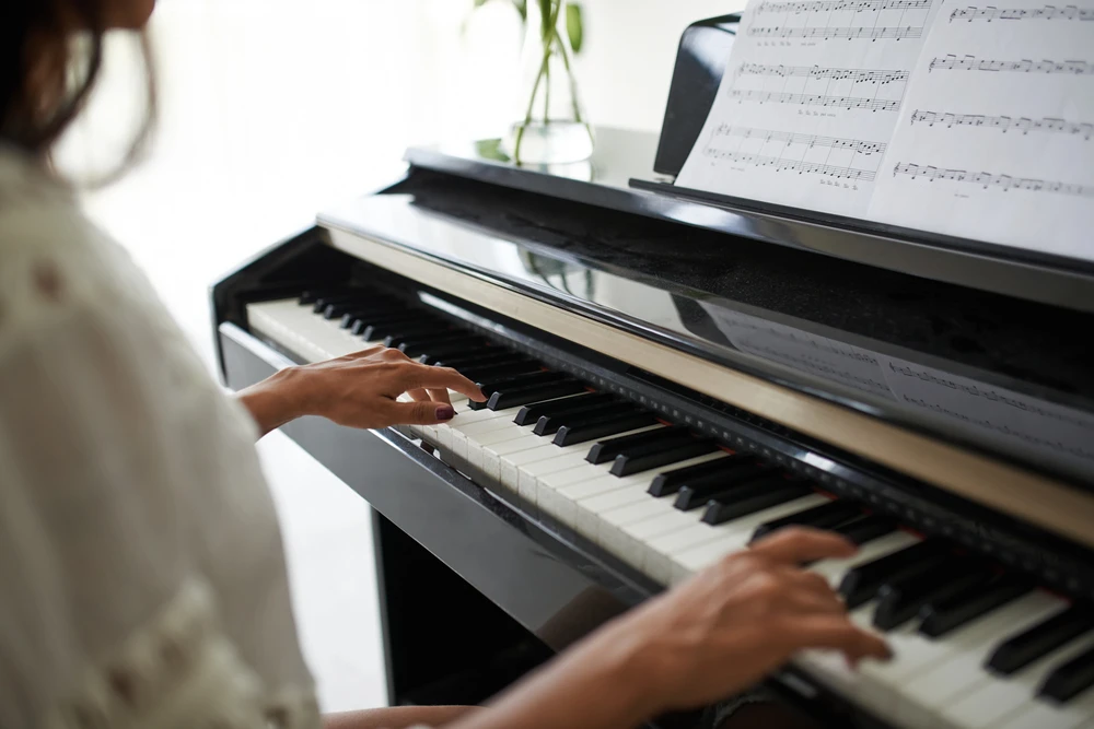 10 pianonummers waardoor je zelf weer achter de piano wilt kruipen